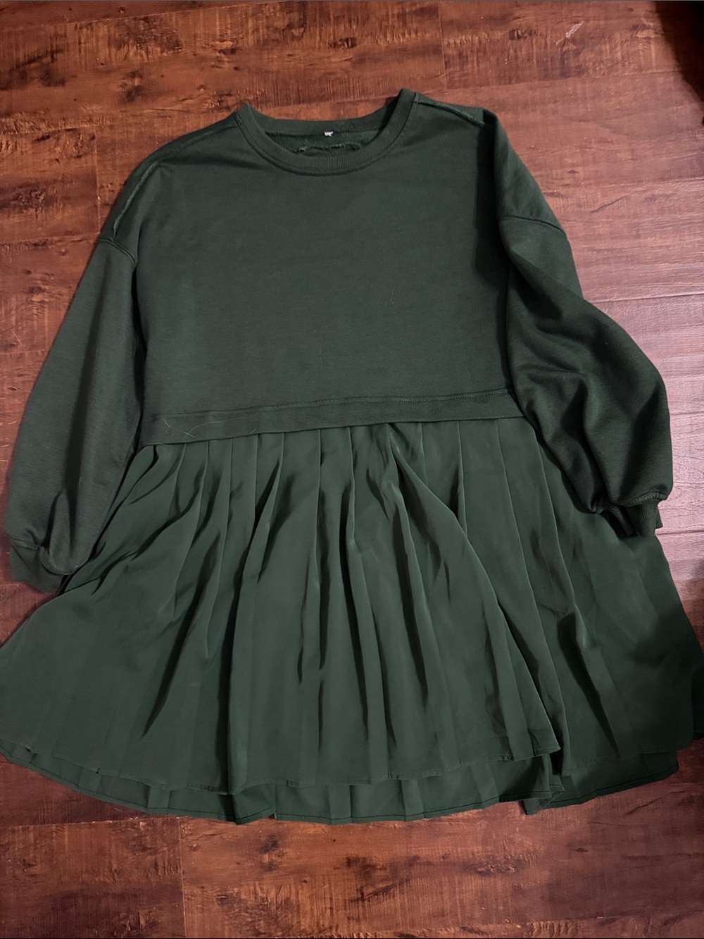 Dark Green Long Sleeve Pleated Dress